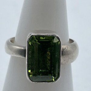 Sterling Silver & Faceted Green Radiant Gemstone Cubic Zirconia Cocktail Ring